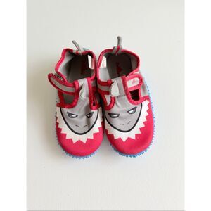 Everest Boy’s water shoes Toddler size 10